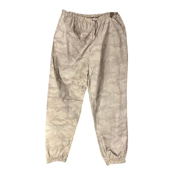 NWT Reflective Silver Camo Running Joggers Medium - Picture 1 of 5